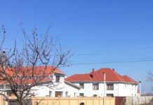 В п.Айкаван состоялась встреча профильной комиссии, инициированная Госкомнац с жителями поселка