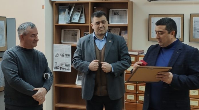 25 февраля в библиотеке им. И. Франко в Симферополе стартовал цикл выставок «Стальные нити победы»