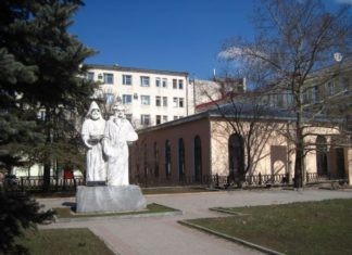 29 июля состоится возложение цветов к памятнику братьям Айвазовским в г.Симферополе