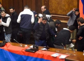 В ожидании России. Чью сторону заняла Москва в карабахском конфликте