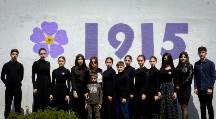 Помним! Требуем! В Крыму почтили память погибших во время геноцида 1915 года