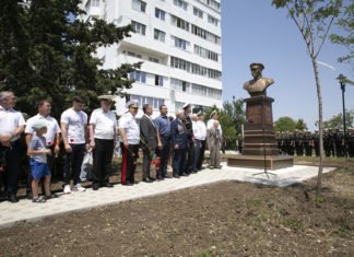 В Севастополе открыли бюст дважды Герою Советского Союза Нельсону Степаняну