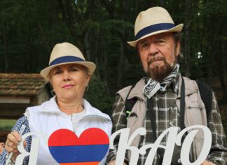 16 сентября в библиотеке им.И.Франко состоялось открытие выставки «Цветные фразы. Психология образов» Валерия Таирова и Татьяны Крикун-Таировой