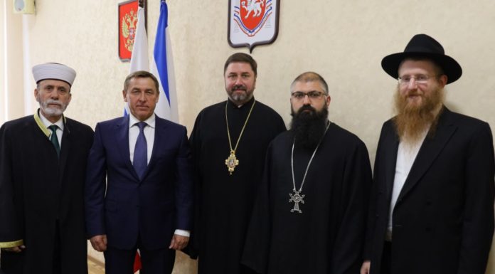 Председатель КАО Георгий Акопян и священник Нерсес Хананян приняли участие в заседании Межконфессионального Совета