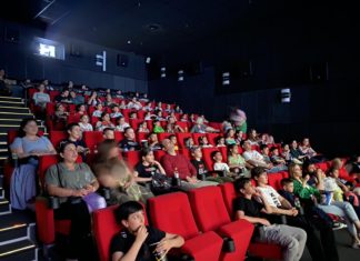 Ко Дню защиты детей Конгресс армянской молодежи Крыма организовал поход в кинотеатр