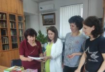 Армянская школа им.Габриэла Айвазовского получила в подарок от Министерста образования Республики Армения новые учебные пособия
