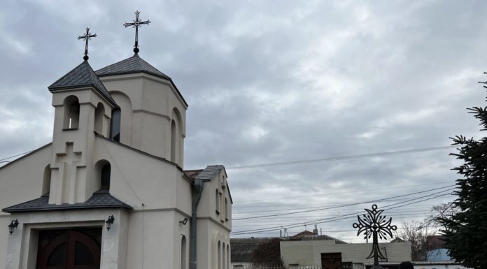 Церковь Сурб Акоб г. Симферополя отметила 25-летие со дня освящения и престольный праздник