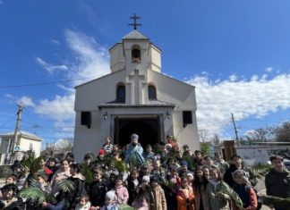 В церкви Сурб Акоб г.Симферополя отметили Цахказард