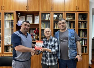 В Крымском армянском обществе состоялась встреча с известным крымским военным историком Владимиром Брошеваном
