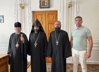 В Симферополе состоялась встреча представителей армянского духовенства с Главой Крымской митрополии