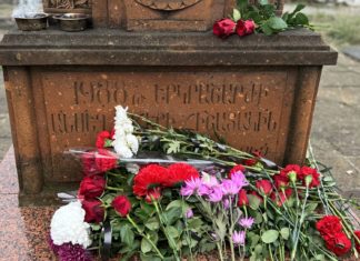 Память жертв разрушительного землетрясения в Армении почтили в Крыму
