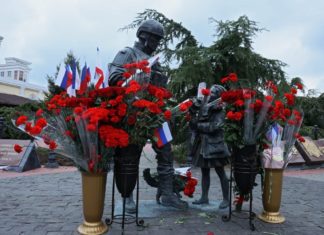 В Крыму проходят торжественные мероприятия, посвященные 10-й годовщине Общекрымского референдума 2014 года и воссоединения Крыма с Россией.
