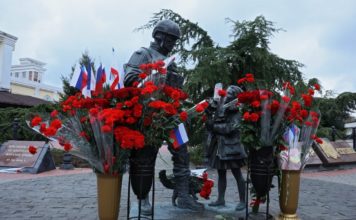 В Крыму проходят торжественные мероприятия, посвященные 10-й годовщине Общекрымского референдума 2014 года и воссоединения Крыма с Россией.